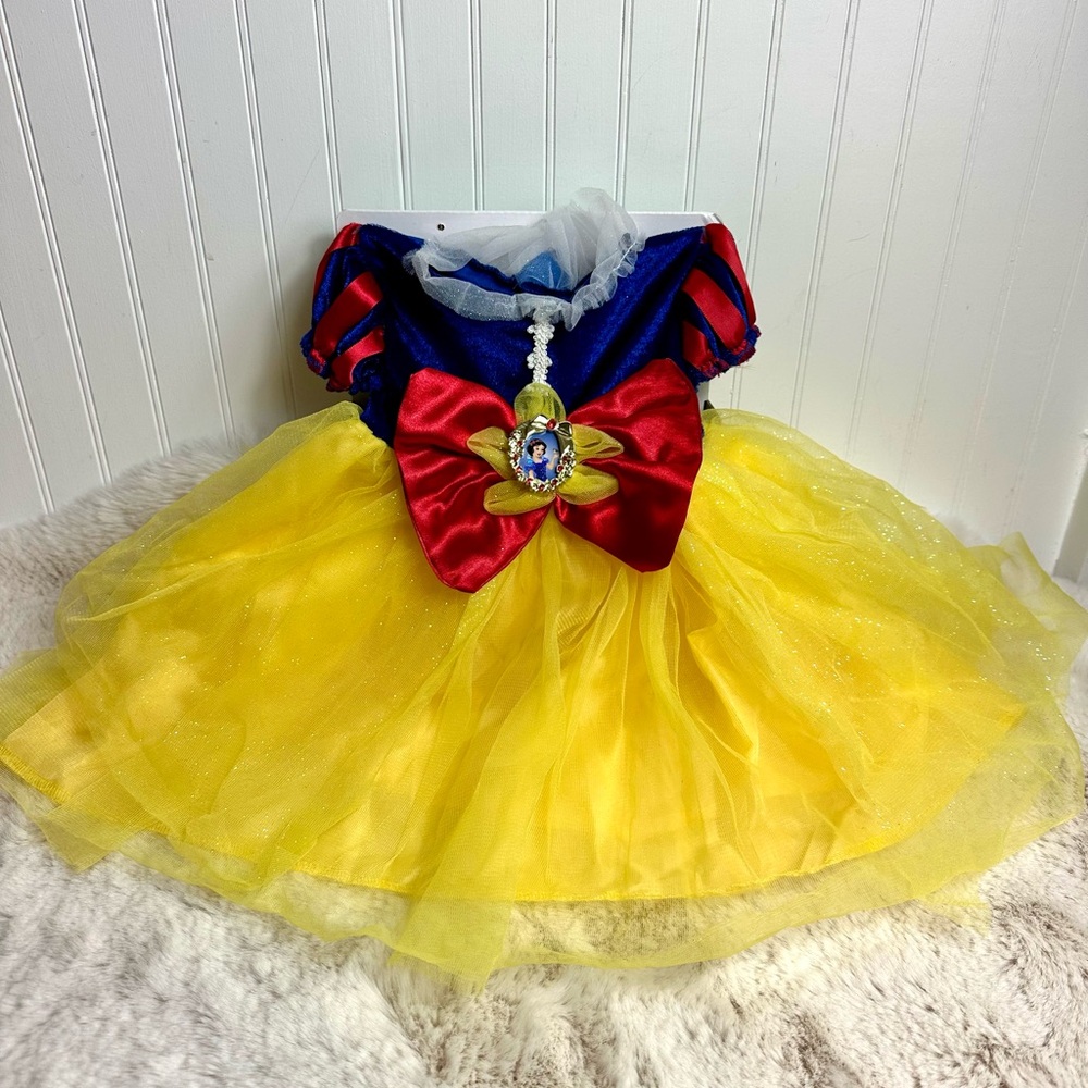 Disney Princess Snow White Costume Dress.. no headband… 6-12 months